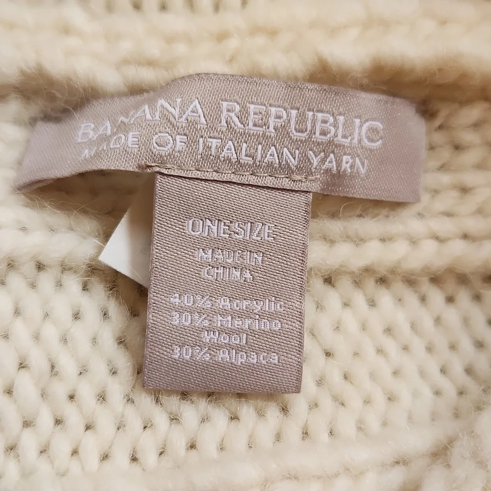 NWOT Banana Republic ivory merino wool/alpaca/acrylic turtleneck scarf